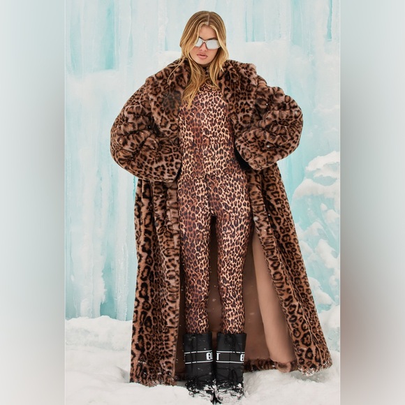 NWOT Oversized Leopard Print Faux Fur Coat L